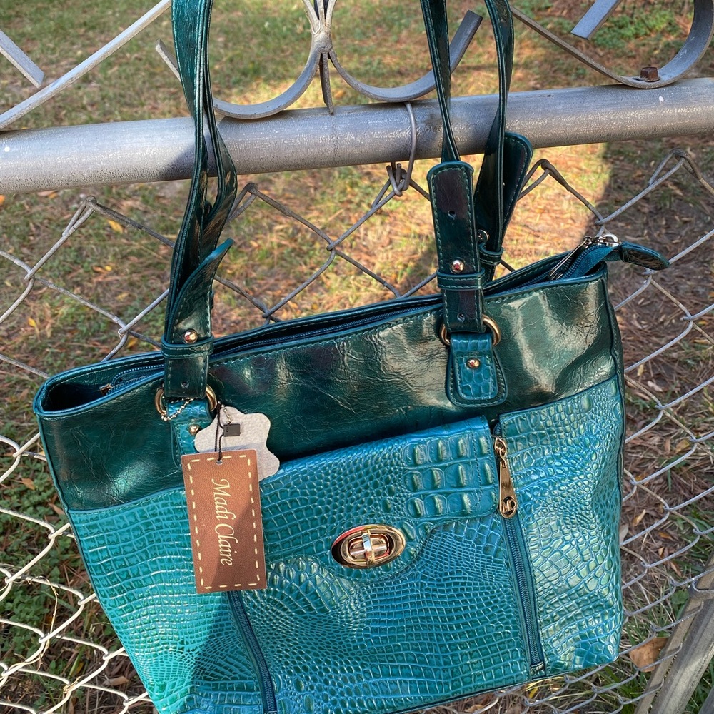 NWT Preowned Madi Claire Crocodile Teal Shoulder Purse